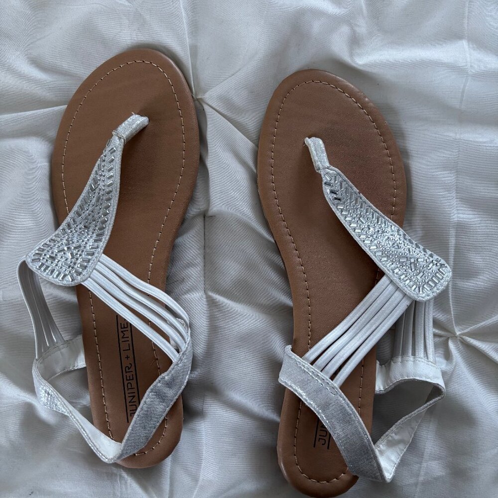 Juniper & Lime White Sandals, NWOT